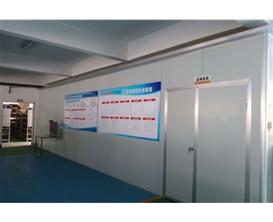 吸塑(sù)包裝生産車(che)間